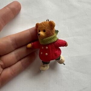 Vintage 2002 Hallmark Keepsake Gracie Skates Snow Cub Club Christmas Ornament
